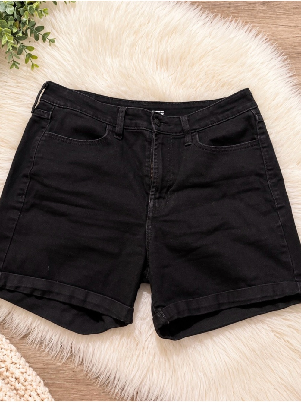 Old Navy Black Denim Rolled-Hem Shorts